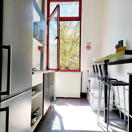 Private Industrial Room In Center Of Charleroi Eksteriør billede