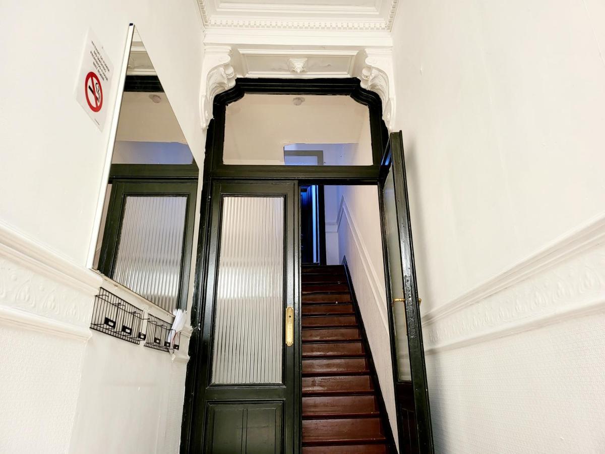 Private Industrial Room In Center Of Charleroi Eksteriør billede